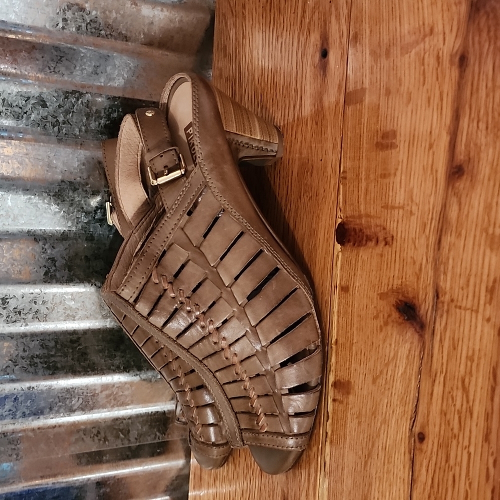 Pikolinos Leather Sandles